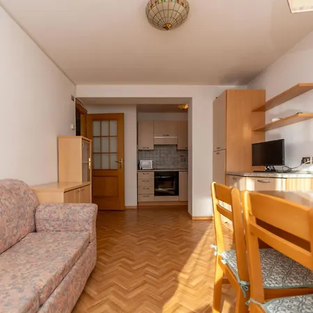 Apartment Giulia 103 *